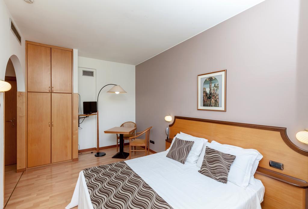 Hotel Tevere Perugia Ponte San Giovanni Esterno foto