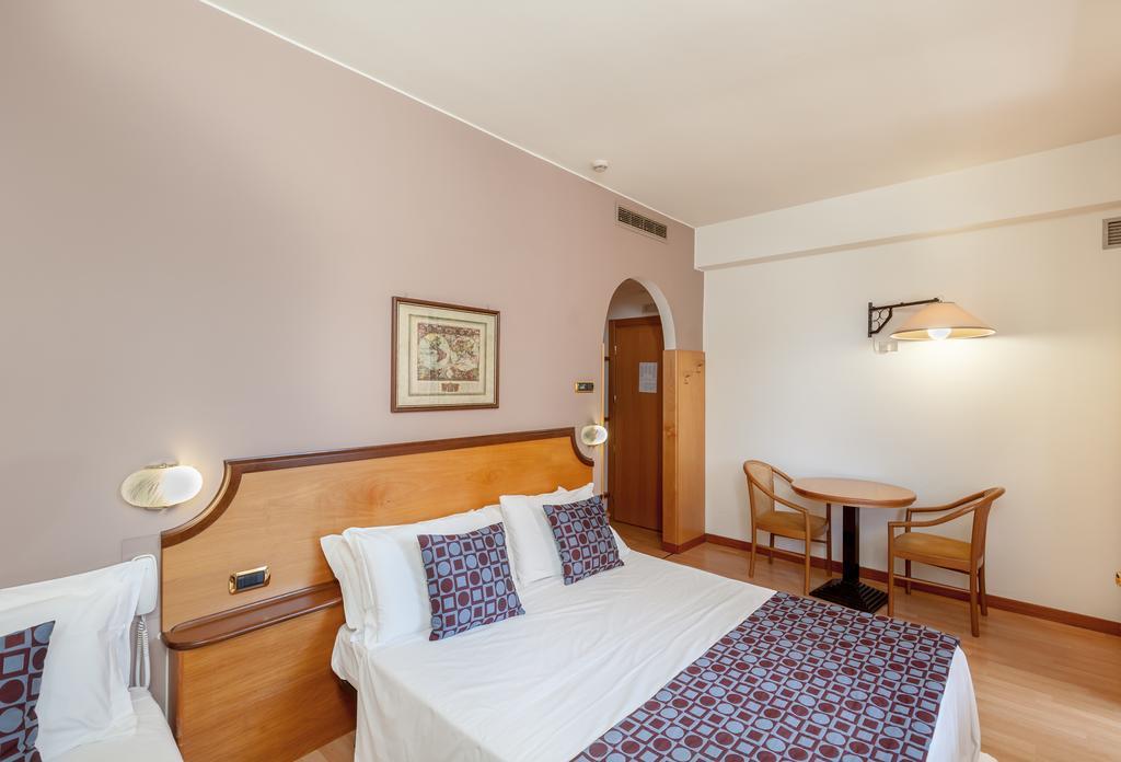 Hotel Tevere Perugia Ponte San Giovanni Esterno foto